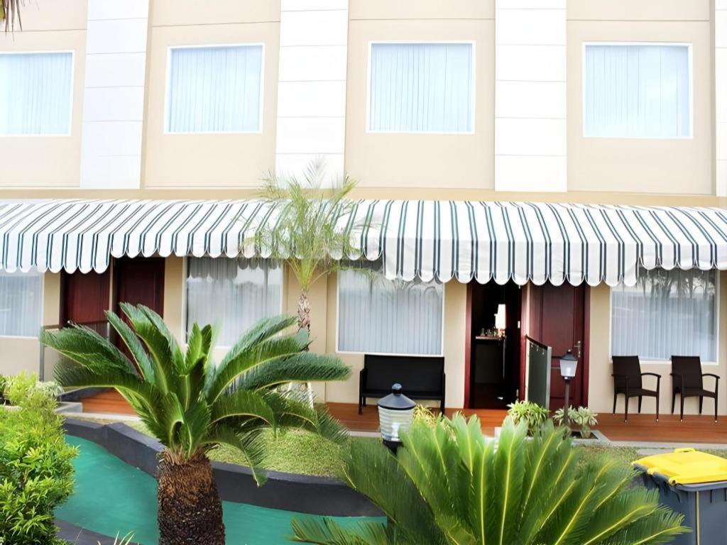 Grand Qin Hotel Banjarbaru Exterior foto