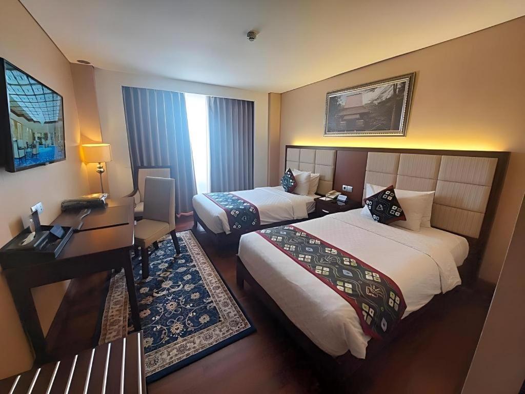 Grand Qin Hotel Banjarbaru Exterior foto