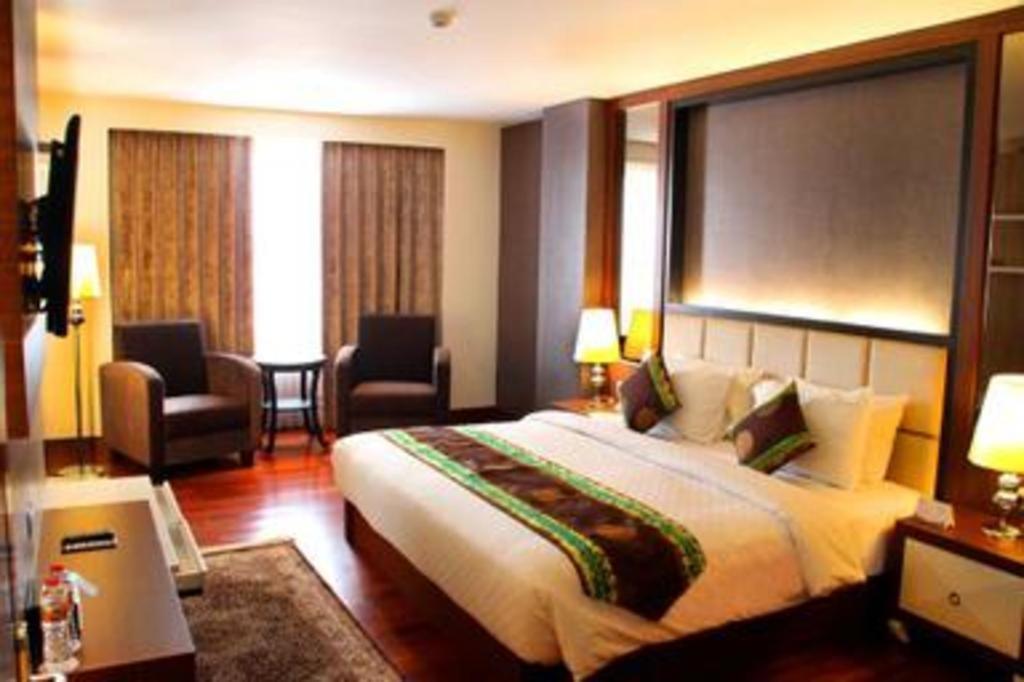 Grand Qin Hotel Banjarbaru Exterior foto