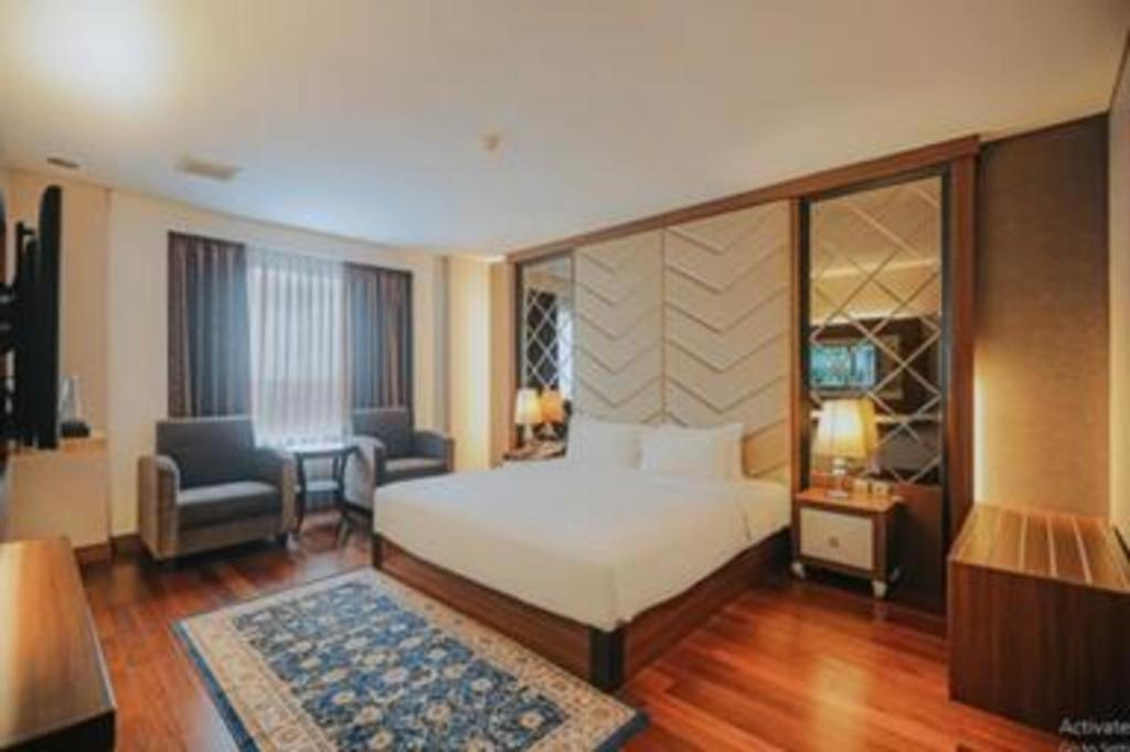 Grand Qin Hotel Banjarbaru Exterior foto