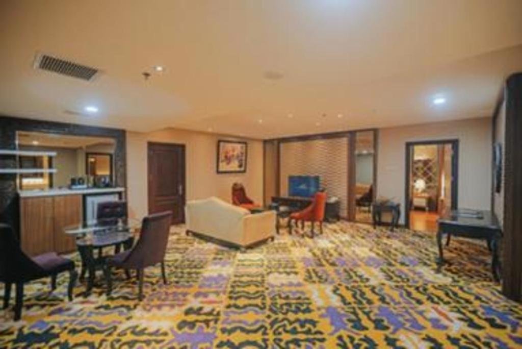 Grand Qin Hotel Banjarbaru Exterior foto