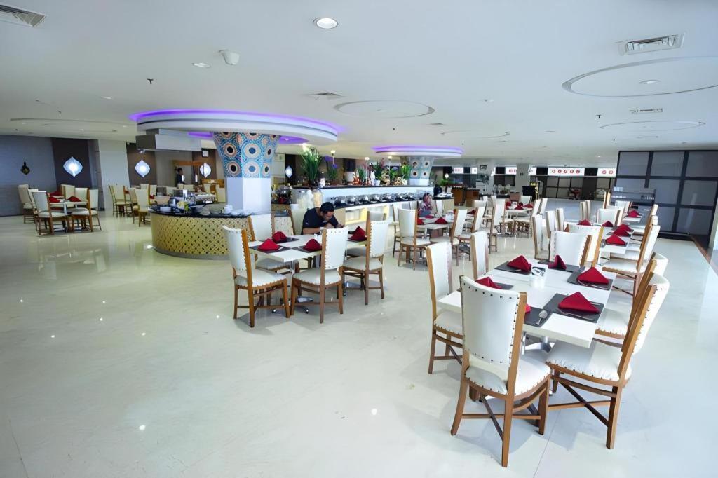Grand Qin Hotel Banjarbaru Exterior foto